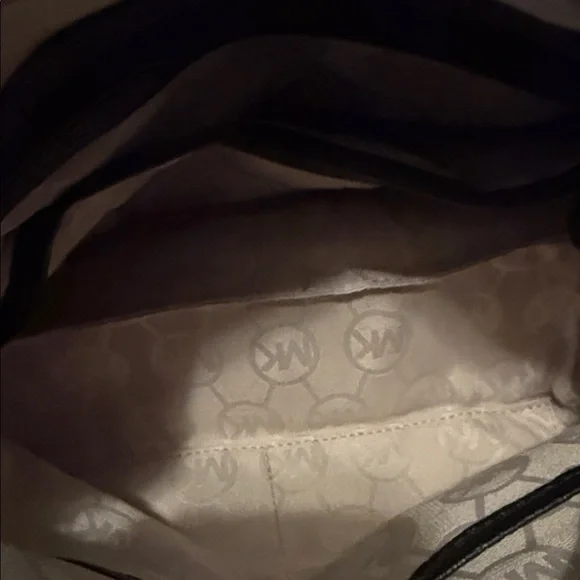 Michael Kors Grayson Small Black Leather satchel with Gold Accents - Picture 7 of 9